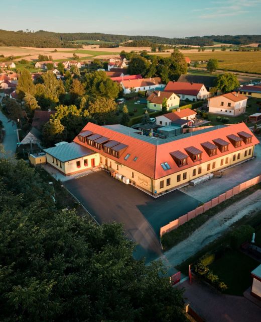Penzion a restaurace Zlatovláska u zámku Červená Lhota Pluhův Žďár