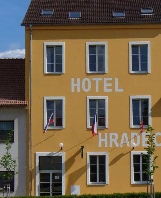 Hotel Hradec Mlázovice