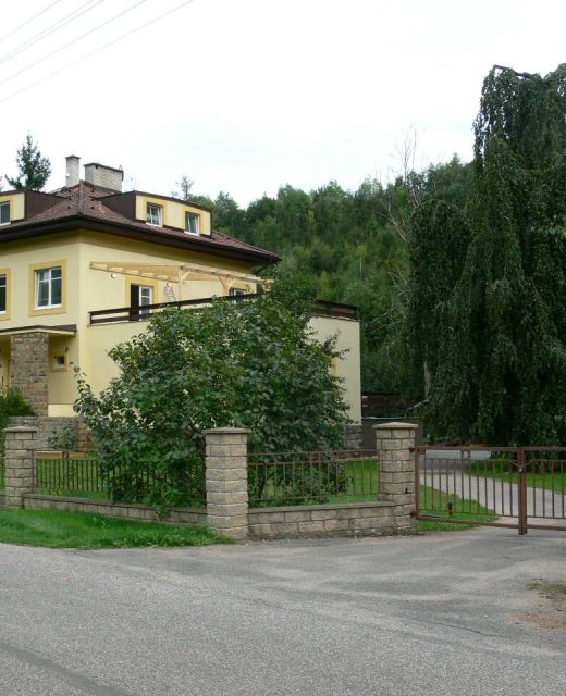Penzion Továrníkova vila Skuhrov nad Bělou