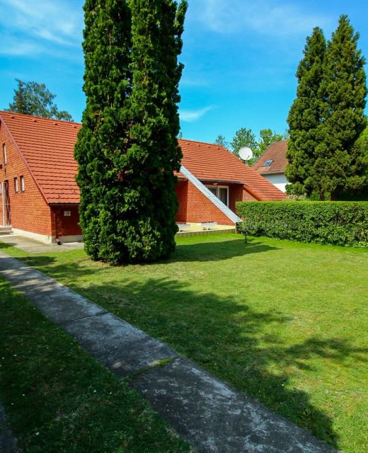 103 - Ikerfél Nyaraló Balatonszárszó