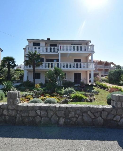 Apartments Marinela Njivice