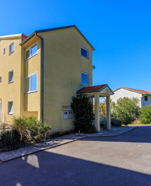 Apartments Petak Dramalj