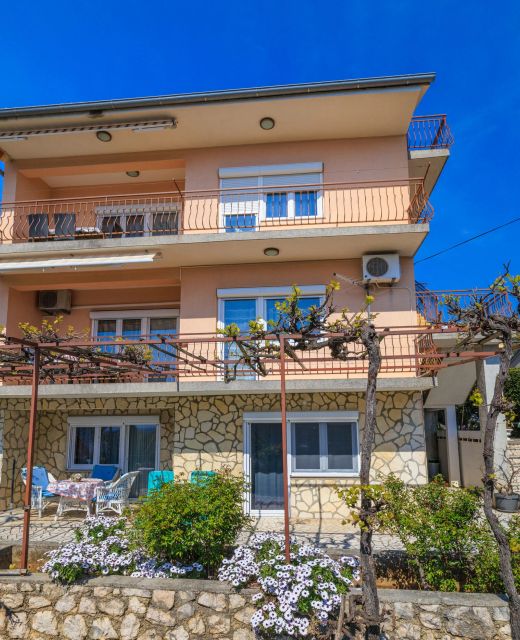 Apartments Melita Dramalj