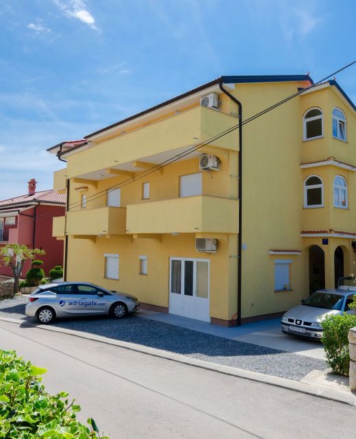 Apartments Mirjana Lopar