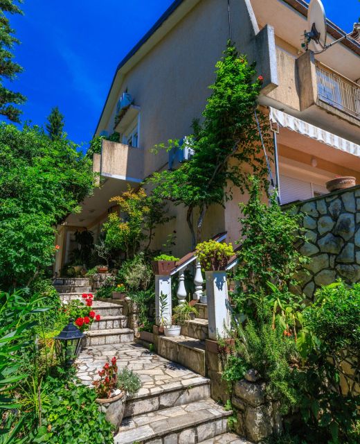Apartments and Room Mirjana Dramalj