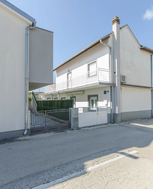 Apartments Danica Pirovac