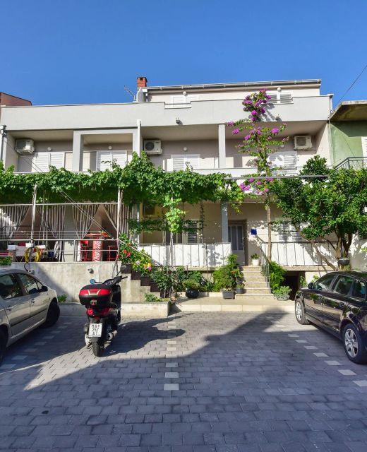 Apartments Bernarda Makarska