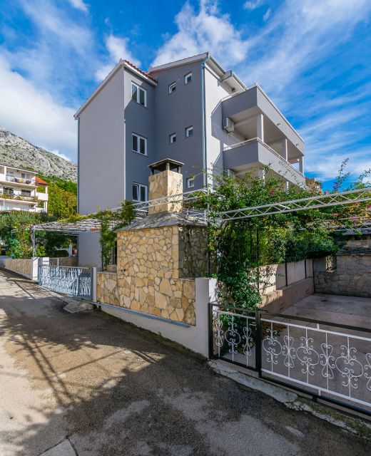 Apartment Anica Omis