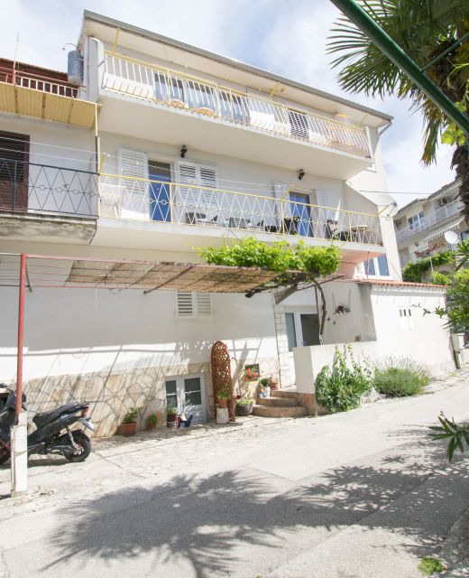 Apartments Neno Primosten