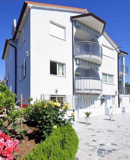 Apartments Delight Okrug Gornji