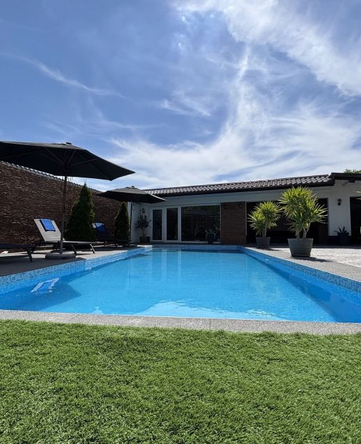 Koren Villa Akasztó