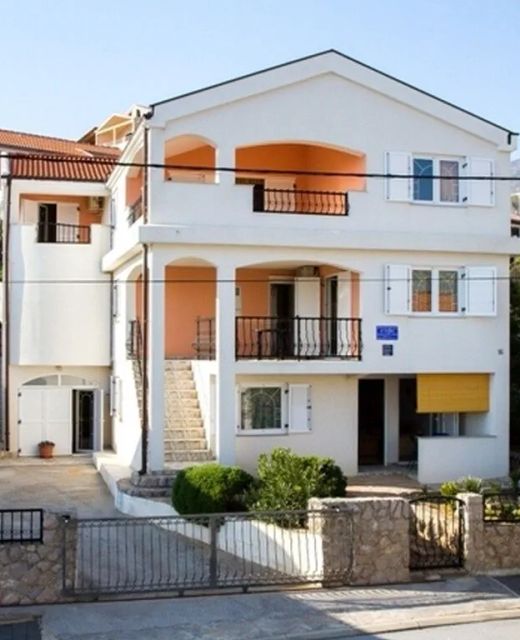 Apartments Artur Ribarica