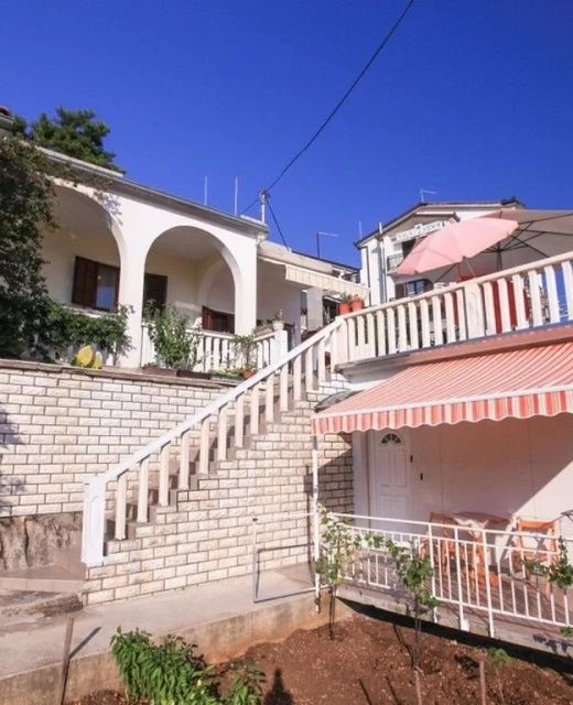 Apartments Damjan Brist