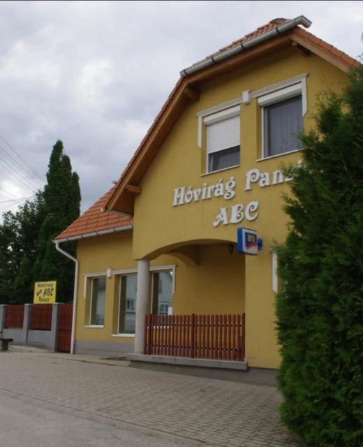 Hóvirág Panzió Porva