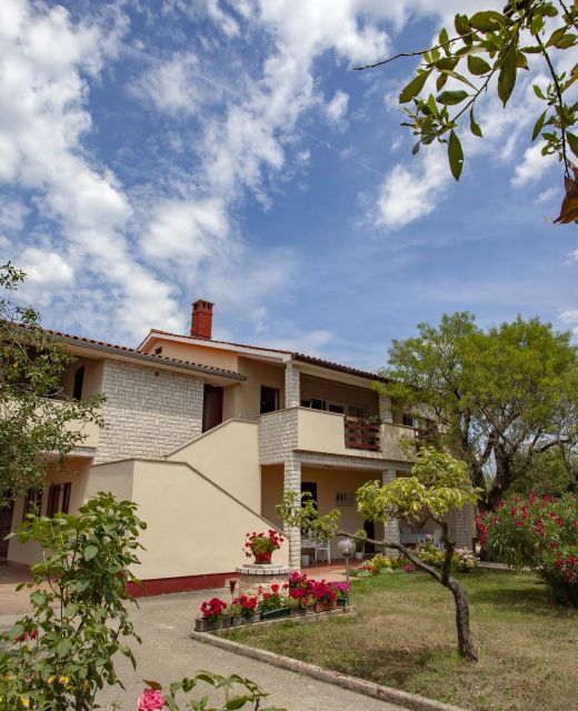 Apartments With Parking Space Valbandon, Fažana - 9708 Valbandon