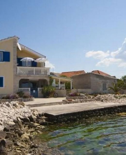 Family Friendly Seaside Apartments Krapanj, Šibenik - 18004 Krapanj