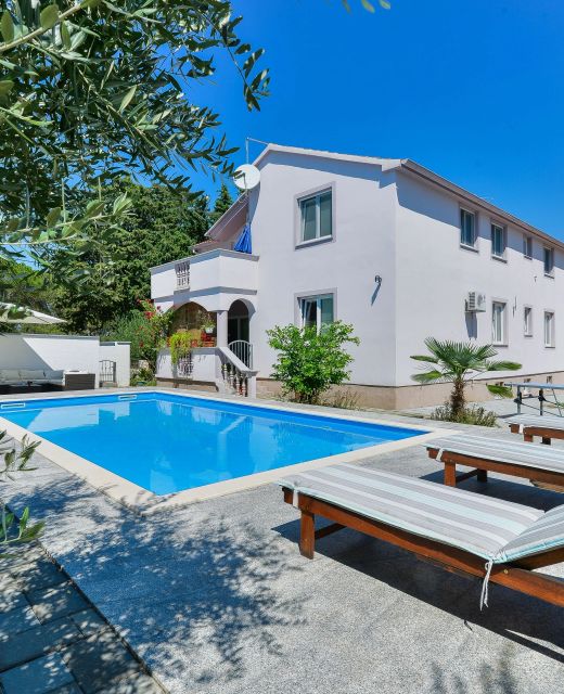 Family-friendly Apartments With Swimming Pool Zadar - 18098