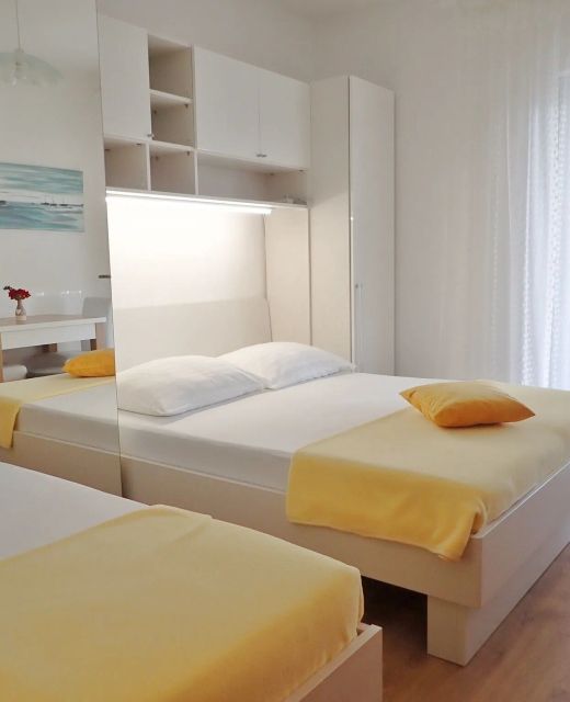 Apartments and Rooms Sidro Seline
