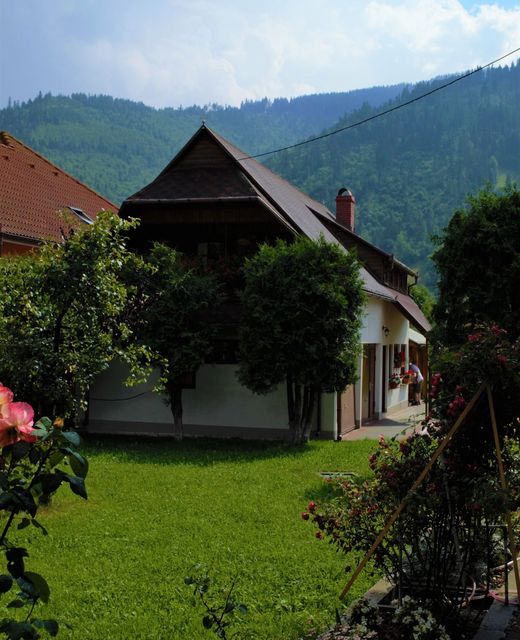 Casa mică Legendară Ghimeș