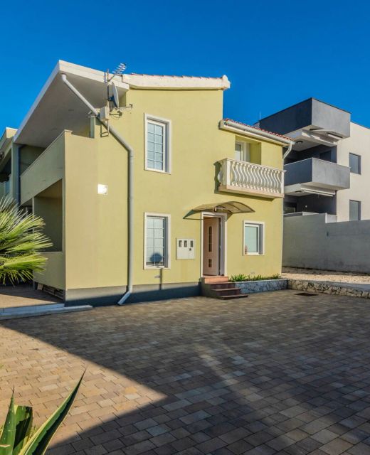 Apartments Mahnet Vir