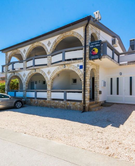 Apartments Skundric Vir