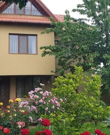 Vila Mugur 2 Mai