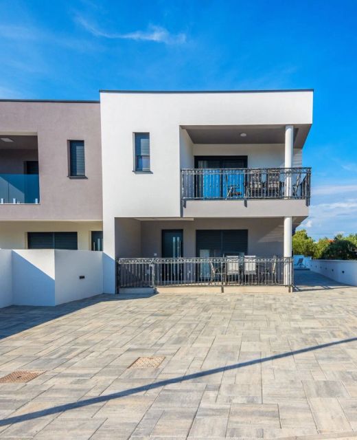 Apartment Spanic 1 Vir