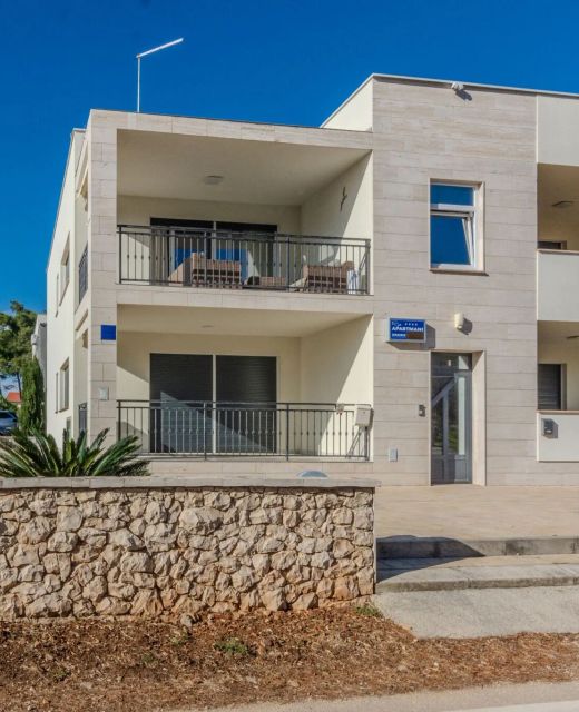 Apartment Eses Vir