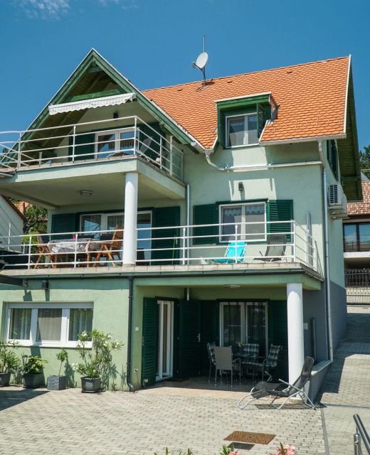 Fügefa Apartman Balatonalmádi