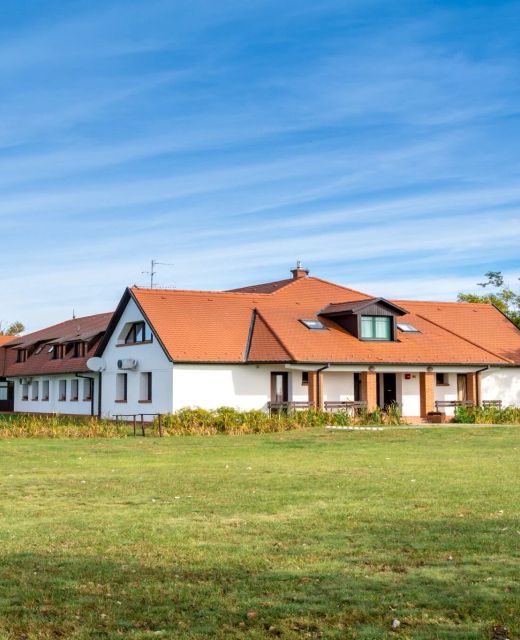 Sterbetz István Túzokvédelmi Látogatóközpont Dévaványa