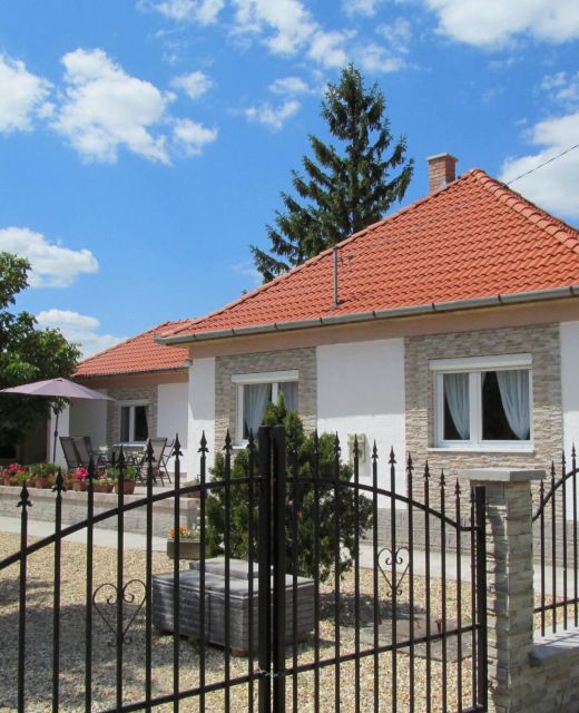 Lotti Vendégház Poroszló