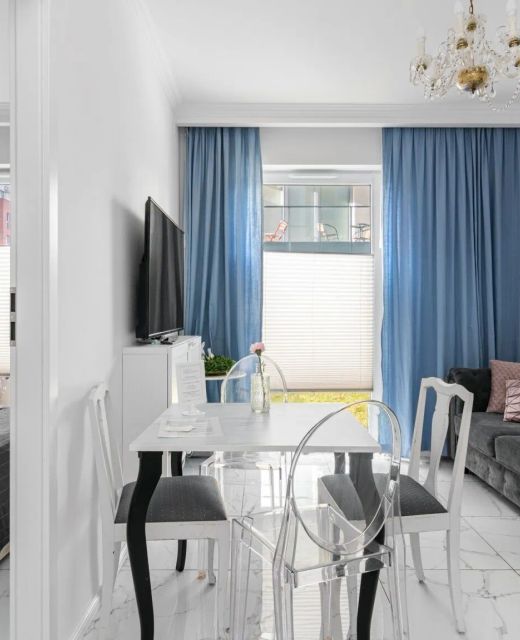 Stare Miasto Apartament z Ogrodem B - Comfy Apartments