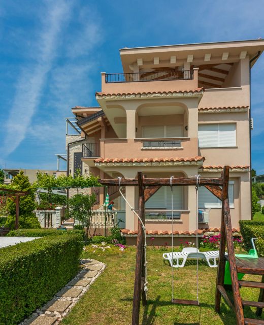 Apartments Anica Lopar