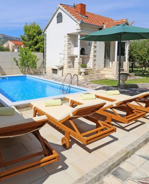 Apartment Ana with private pool Solin