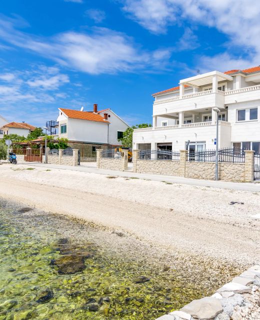 Apartments Villa J i M by the sea Stupin Celine