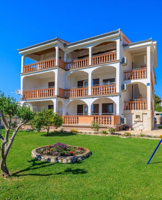 Apartments Danica Lopar