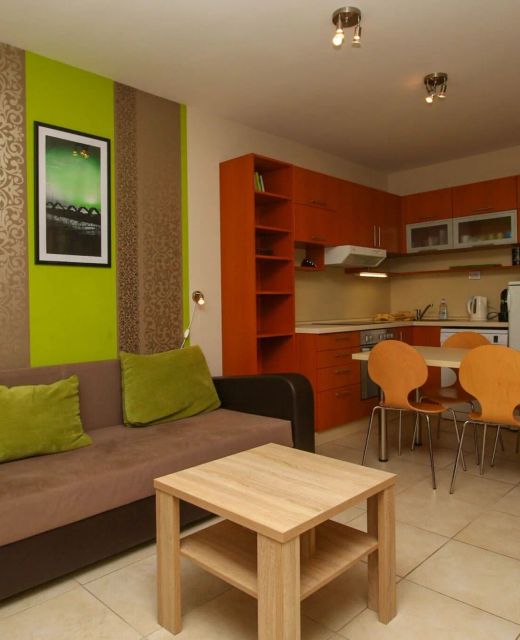 399 - Fiatalos Apartman Balatonőszöd