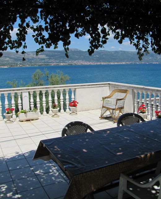 Apartment Roza Arbanija