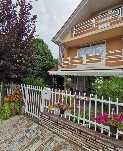Májusfa Apartman Balatonszárszó