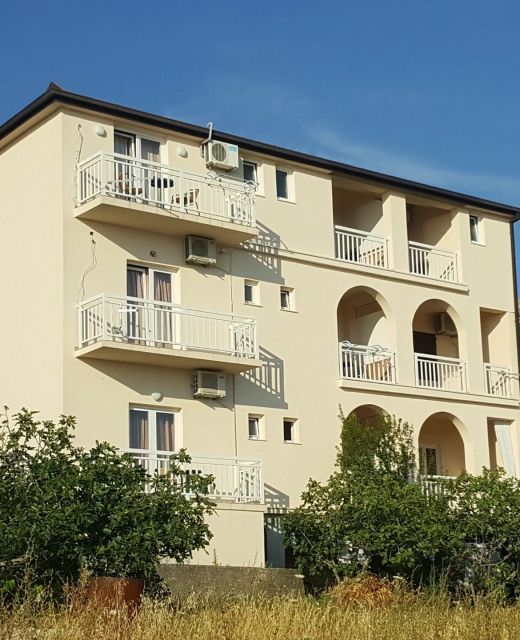 Apartments With Parking Space Gradac, Makarska - 6724 Gradac