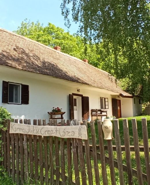 Karmos Julcsi Öreg Háza Zengővárkony