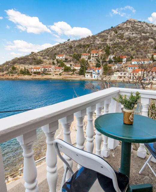 Apartman Starigrad - CKV569