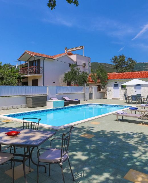 Apartman Kaštel Novi - CDC477
