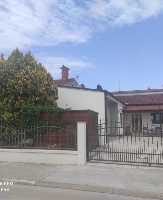 House with Beautiful Garden Fažana