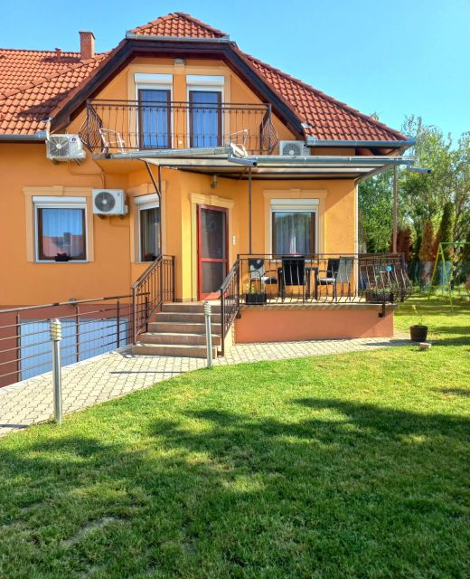 Napsugár Apartman Vonyarcvashegy
