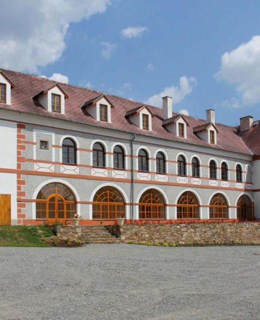 Penzion Zámek Libouň Zvěstov