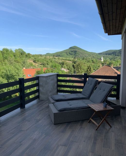 Relax Wellness Apartman Komlóska
