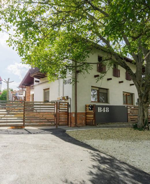 B48 Apartmanház Törökbálint