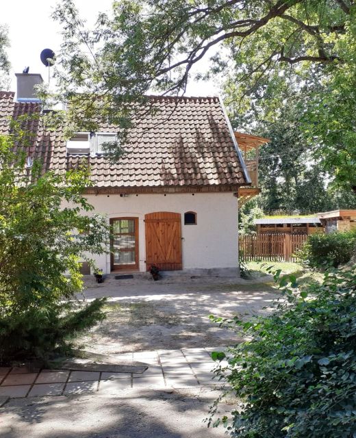 Mazurski dworek przy jeziorze Dworackie