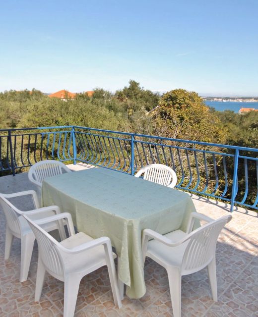 Apartments With Parking Space Tkon, Pašman - 9713 Tkon